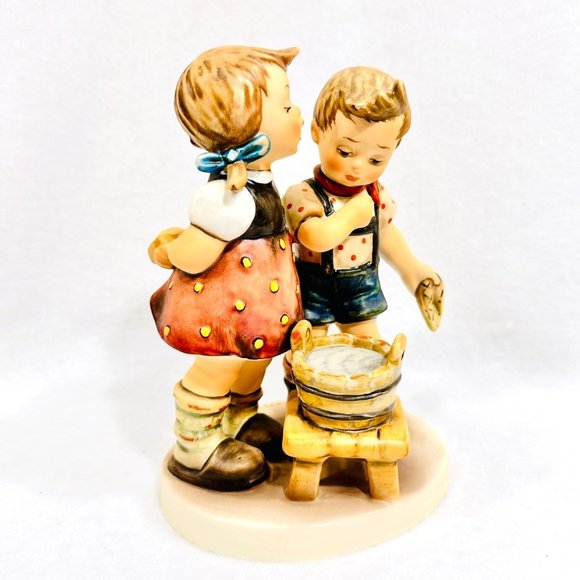 Goebel Hummel #412 "Bath Time" TMK6 (1990) - Picture 3 of 14